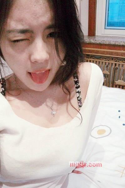 美丽的妖女的第4张照片