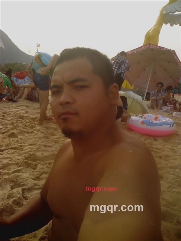 留着胡子的男人的第2张照片