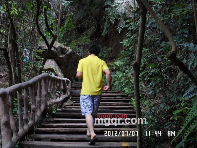 热血待飞的第1张照片