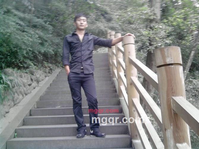 谁放肆了寂寞的第1张照片