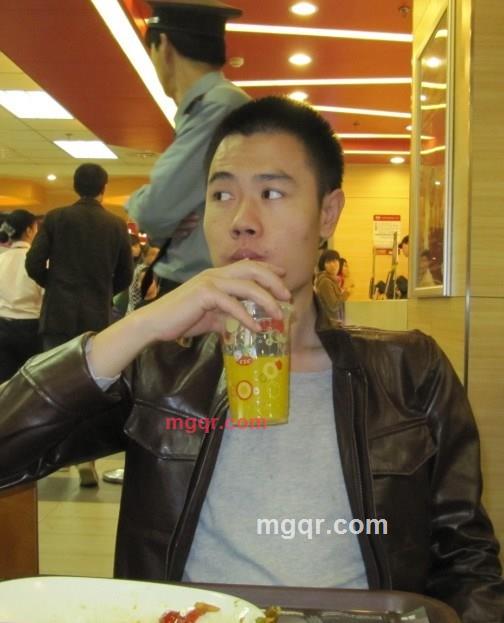 真的帅得过分的第10张照片