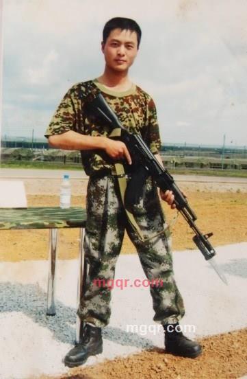 钢铁男孩的第2张照片