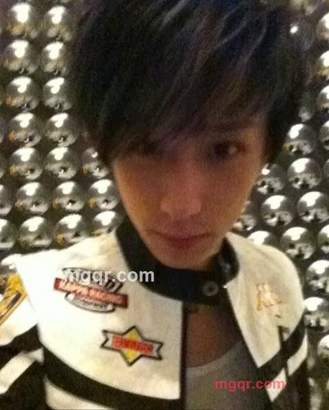 顾城的第1张照片