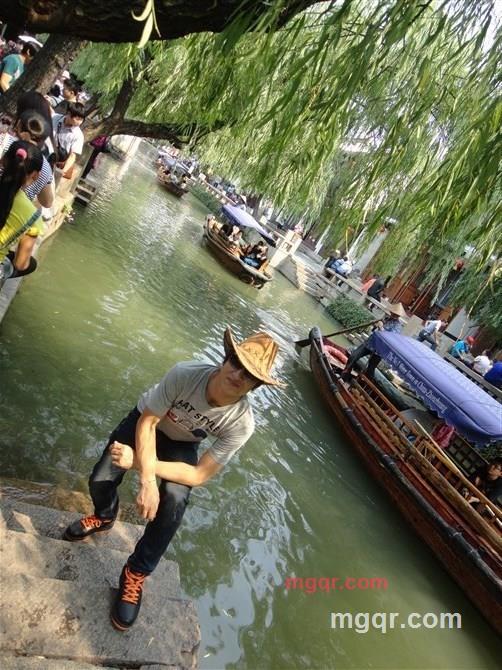 牛奶加**面包的第1张照片