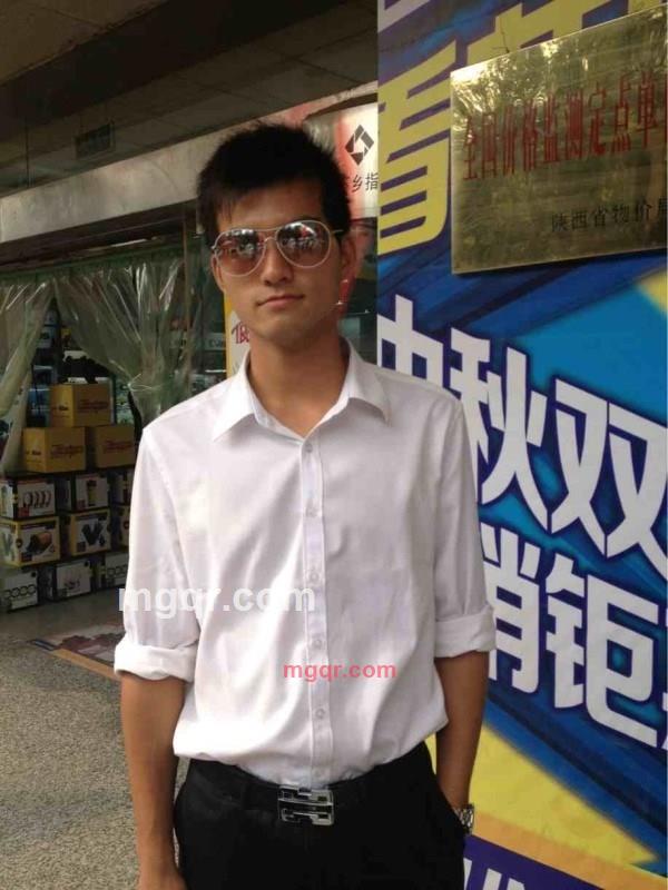 帅气**男子的第3张照片