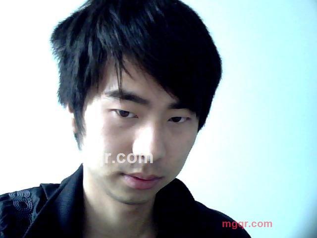 年轻小伙←的第4张照片