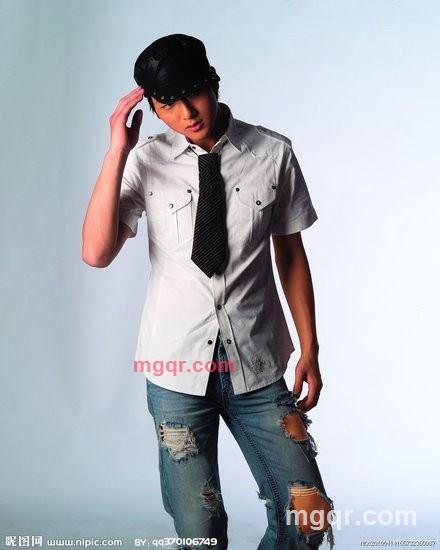 夏日里的沙滩的第1张照片