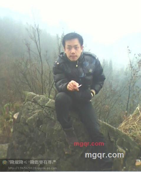 夜场男子的第2张照片