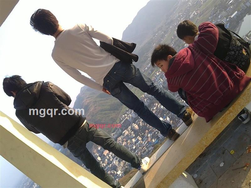 畜生放开她让我先上的第4张照片