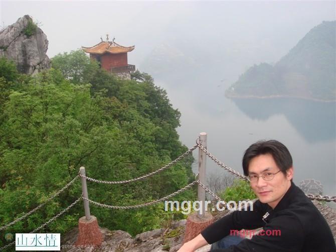 寂寞唱情歌的第1张照片