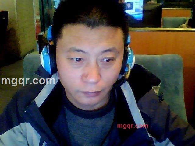 渴望情感的人的第1张照片