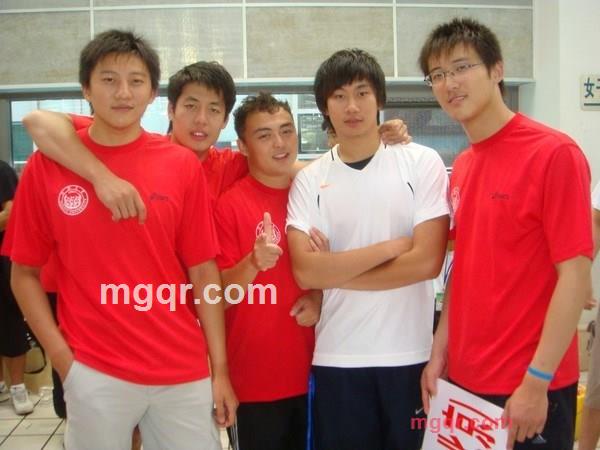 偷腥的深白色的第3张照片