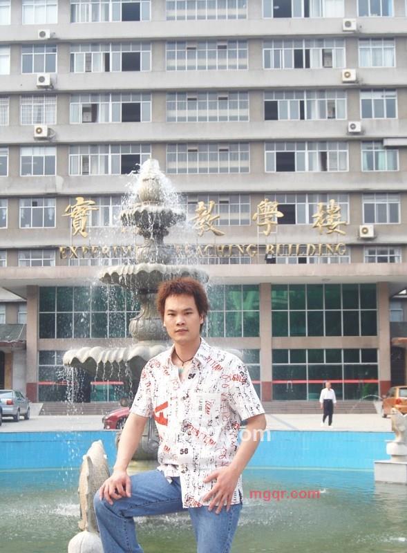 有点坏意的第1张照片