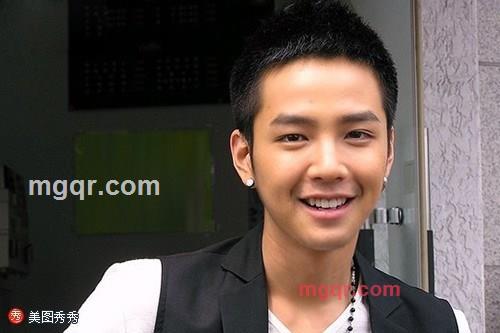 夜里硬的第1张照片