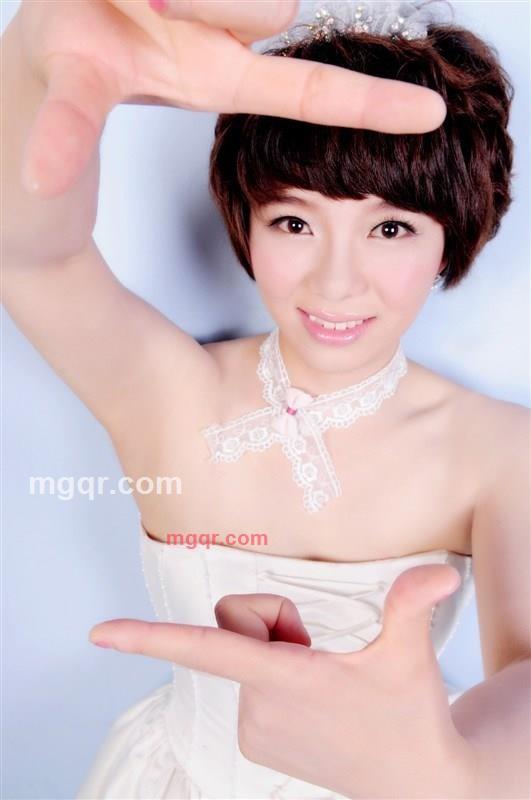 亚成的第1张照片