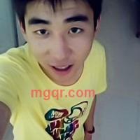 低头、浅笑的第5张照片