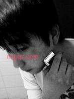 低头、浅笑的第3张照片