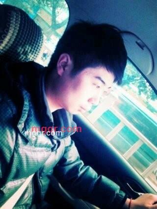 夜深.人未静的第1张照片