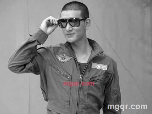 LESLIE001的第3张照片