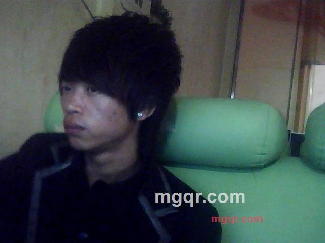 陌生背后的第1张照片