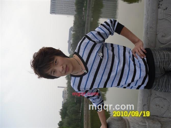 看看B的第1张照片