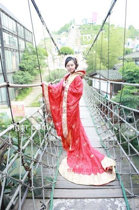 别让眼睛习惯了泪的第1张照片