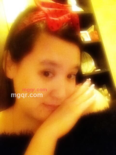 丰满性感女人的第9张照片