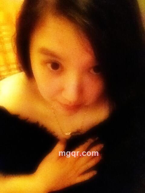 丰满性感女人的第8张照片