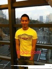 男人也孤独的第1张照片