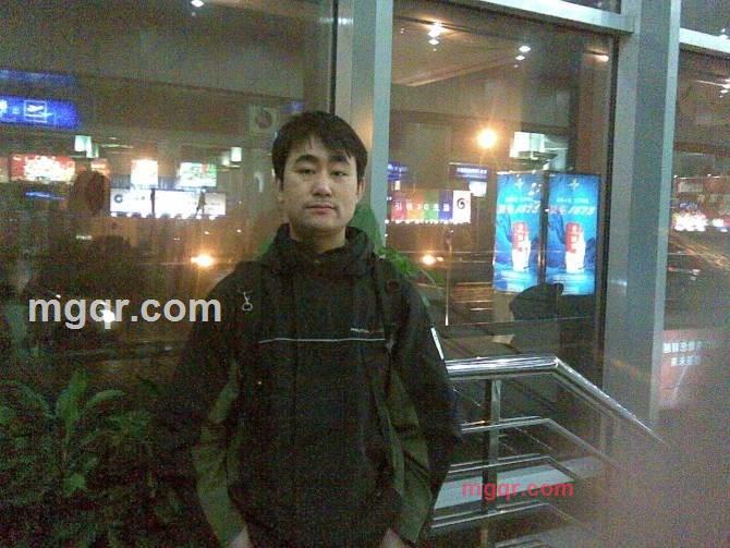 疯狂的唉的第1张照片