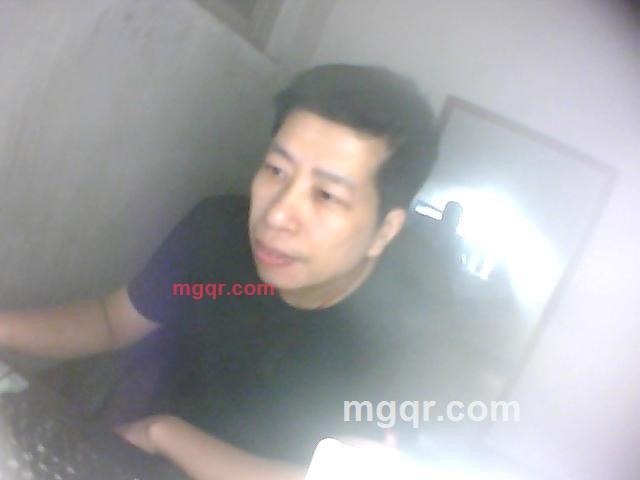 风中的 红 玫瑰的第2张照片