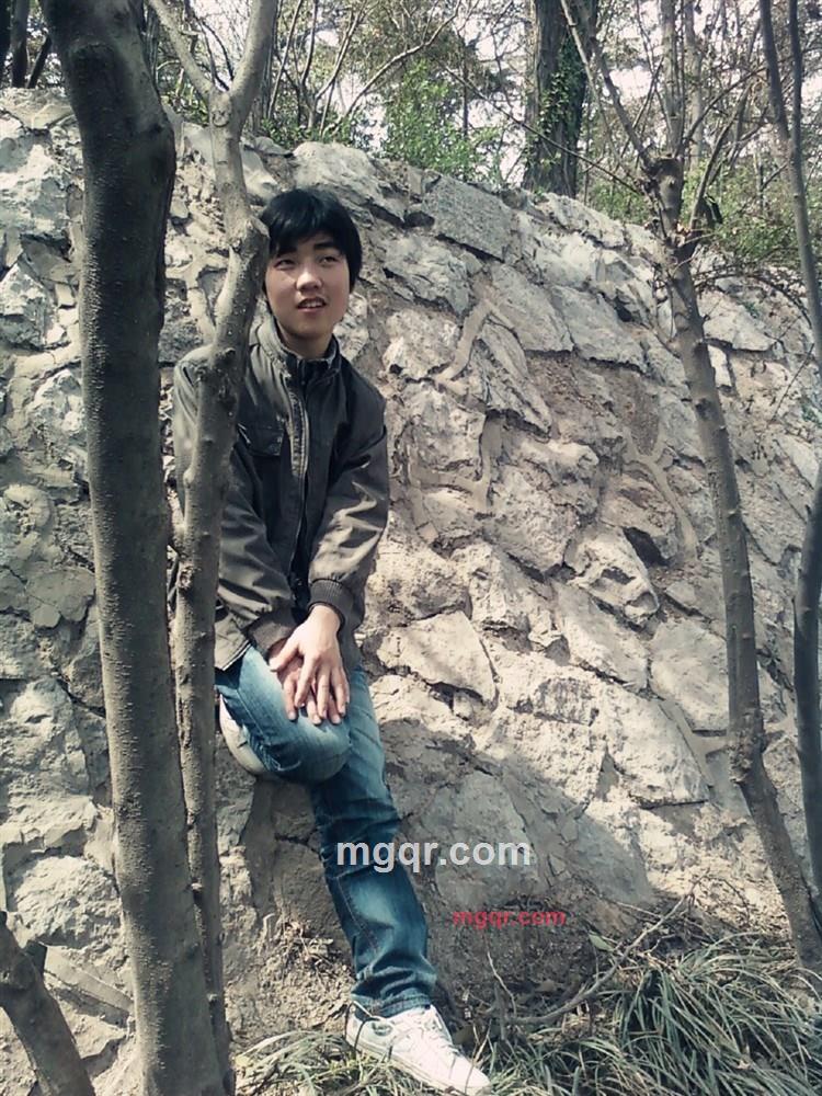 仰天男孩的第1张照片