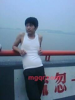 小流氓、的第2张照片