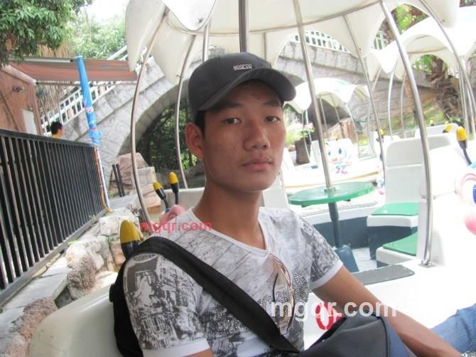 寂寞找人陪。。的第3张照片