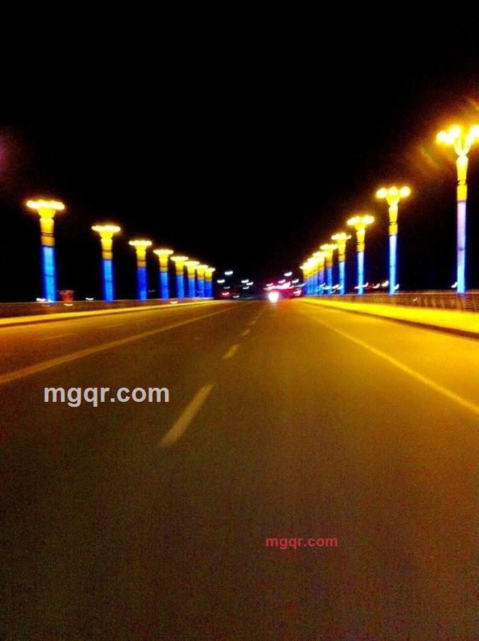 花落肩的第1张照片