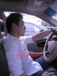 煎熬出差的男人的第2张照片