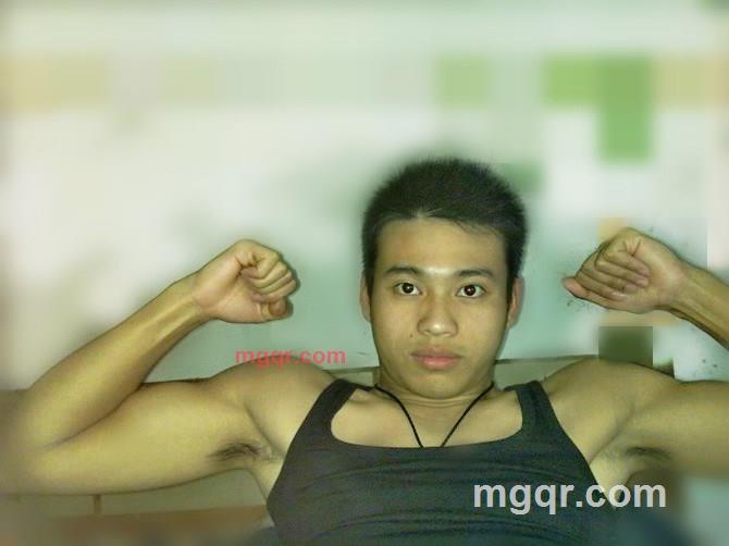 孤单的猛男的第1张照片