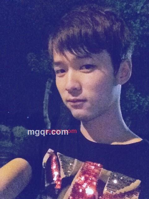 以无二期巴巴而已把伞的第3张照片