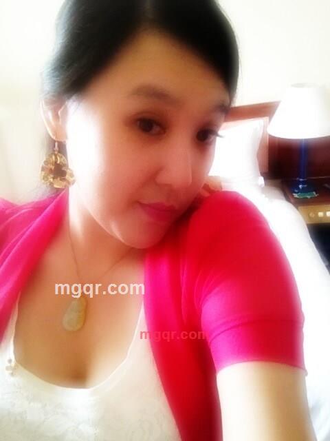 丰满性感女人的第4张照片