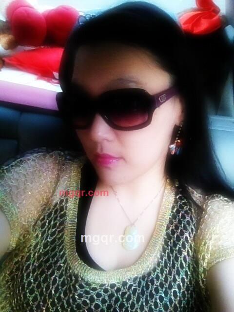 丰满性感女人的第1张照片