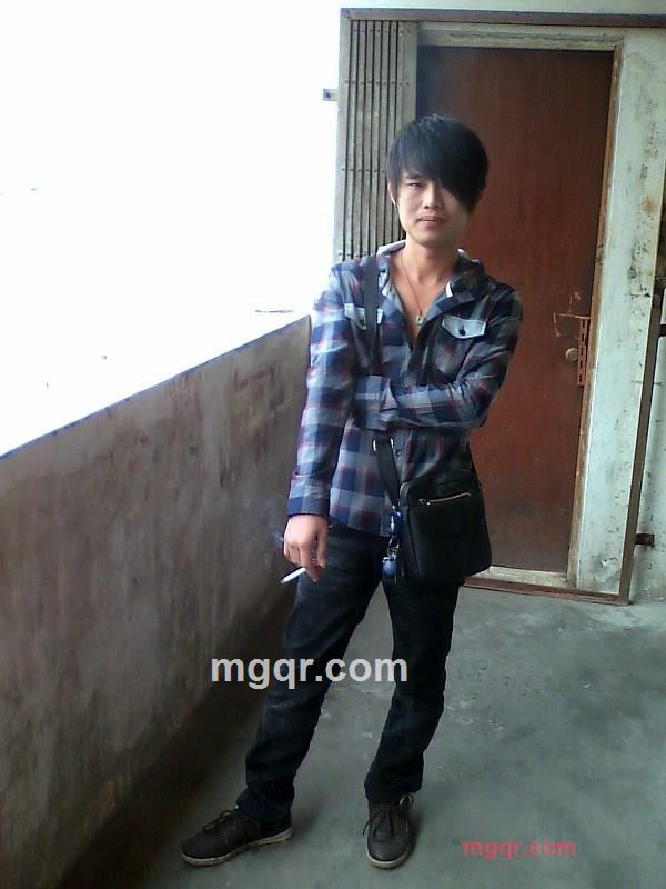 在水的一方的第1张照片