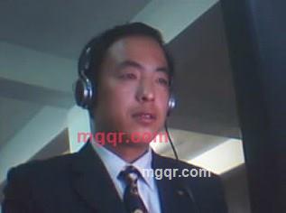 牵手细雨中的第1张照片