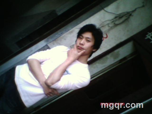 闯着红灯追女人的第1张照片