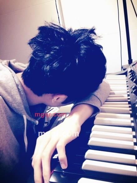 艺术精男的第1张照片