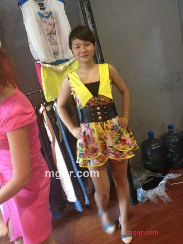 白色耳塞的第1张照片