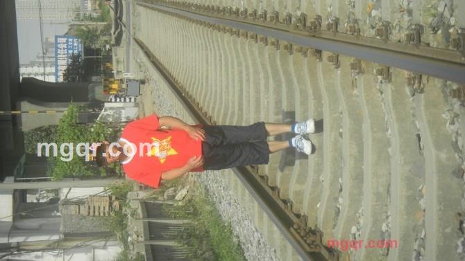 白天不懂夜的黑的第10张照片