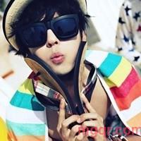 瞪大眼睛的第1张照片