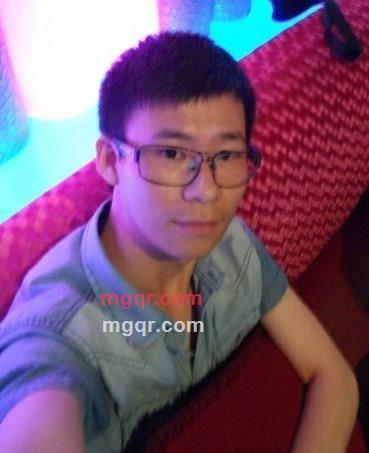 充满爱的第1张照片