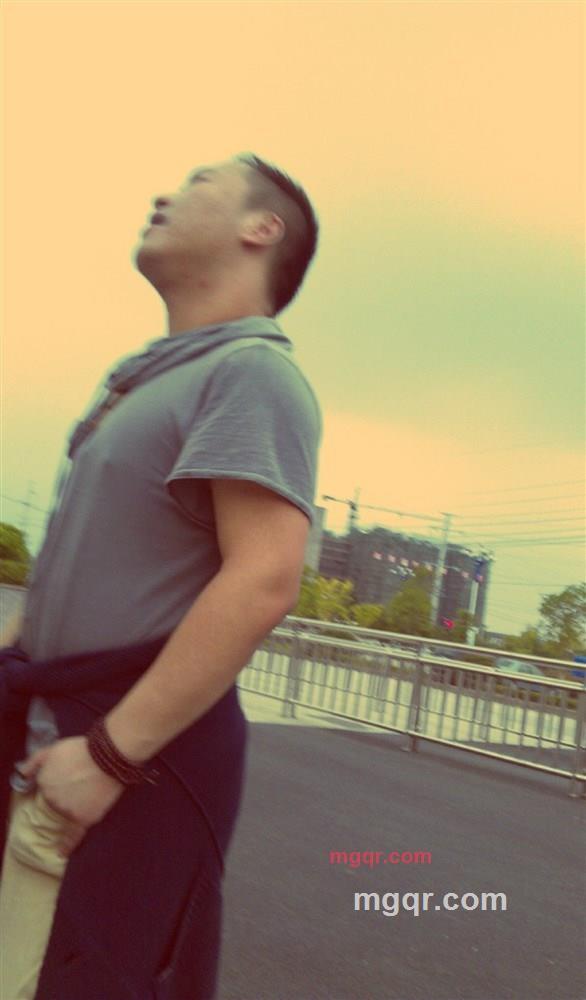 越轨天使的第2张照片