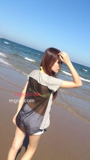 红酒红唇红指甲的第25张照片